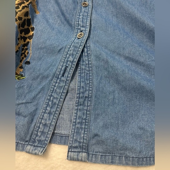 Vintage Giraffe Denim Shirt Women’s Size 2X Blue Safari Embroidered Medium Wash - Picture 12 of 16
